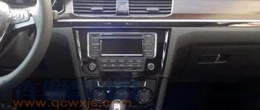 奔馳C180儀表顯示屏黑屏故障維修