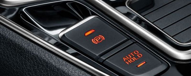 自動駐車會自動開啟嗎