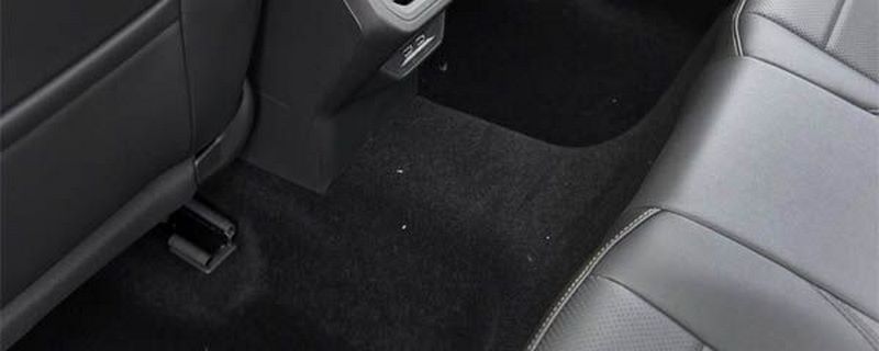 汽車后排中間凸起是什么原因