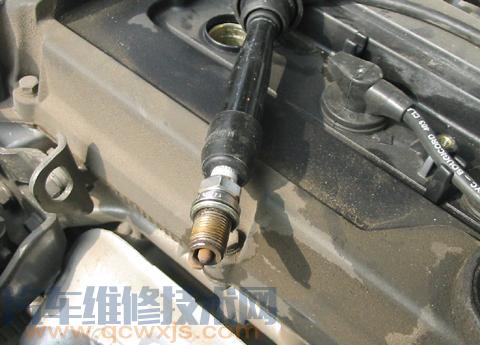 火花塞跳火故障 火花塞故障不跳火沒有電火花怎么回事