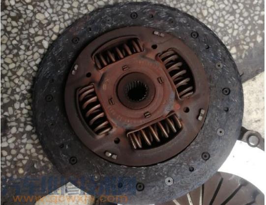 離合器壞了什么癥狀 離合器的檢修