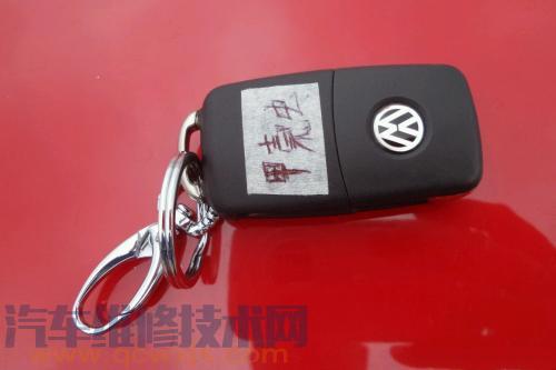 甲殼蟲鑰匙電池更換及遙控鑰匙同步化、編程設置