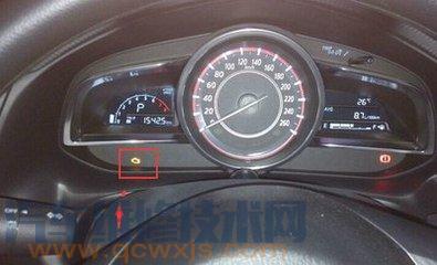 發動機亮黃燈嚴重嗎?還能開嗎