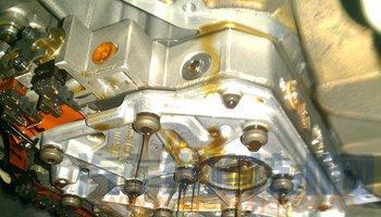 【自動變速器油液好壞的檢查判斷 自動變速器的油液顏色怎么看】圖3