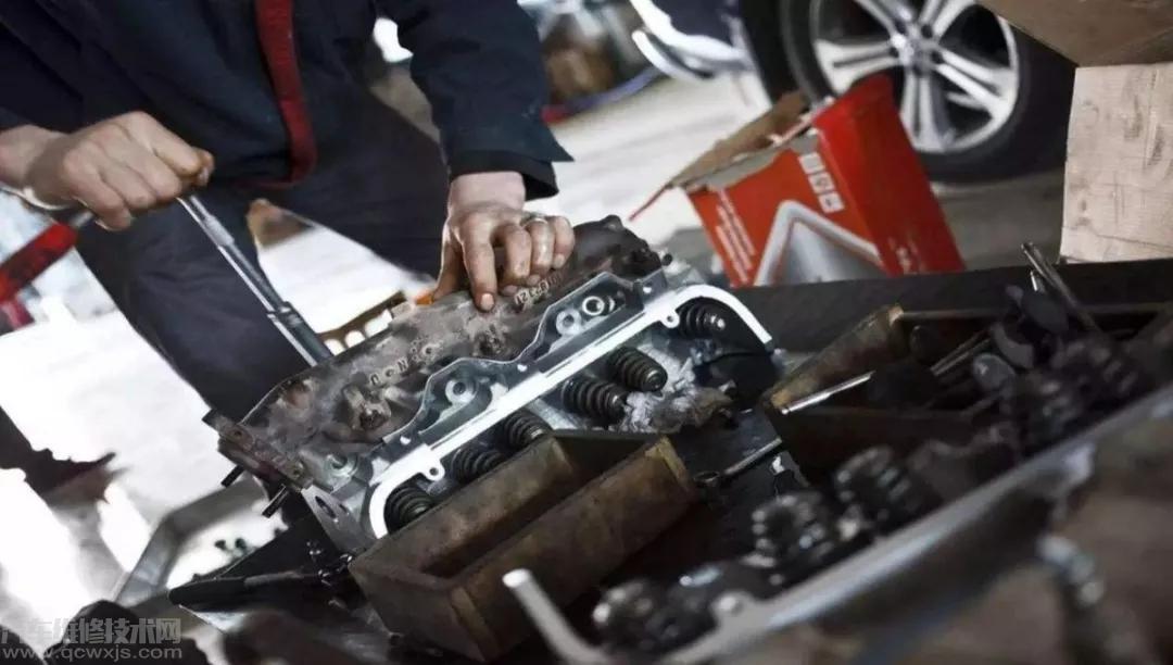 【燒機油是什么意思？什么原因會導致發動機燒機油？】圖4