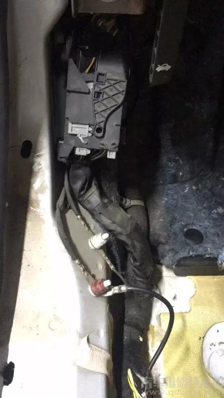 【13款邁銳寶故障燈亮低速癱瘓網(wǎng)絡(luò)無法通訊】圖3