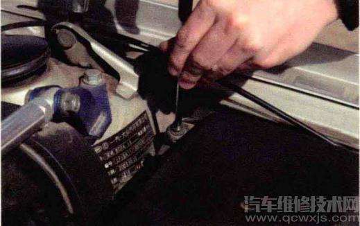 【空氣濾清器在哪個位置 空氣濾清器多久換一次（更換步驟圖解）】圖3