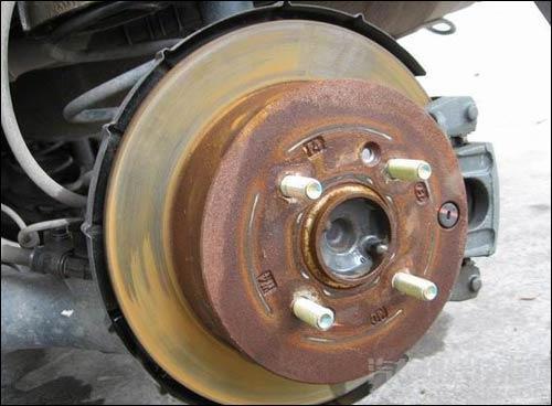 【洗車后剎車異響 洗車后剎車盤吱吱響】圖3