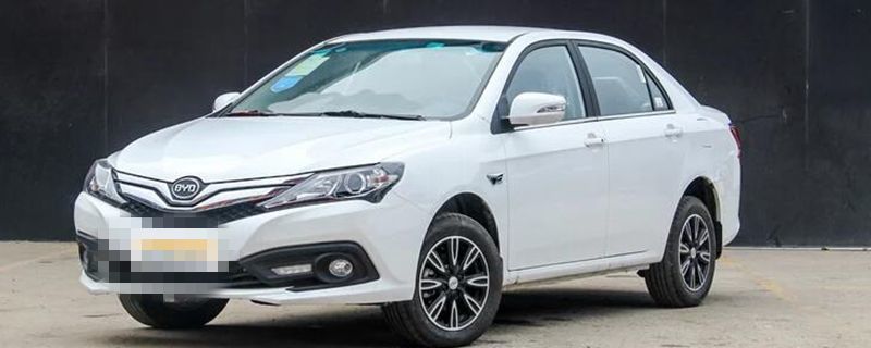 比亞迪F6保險絲盒位置在哪里