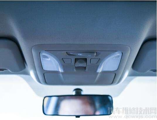 車頂照明燈及腳部照明燈的檢修