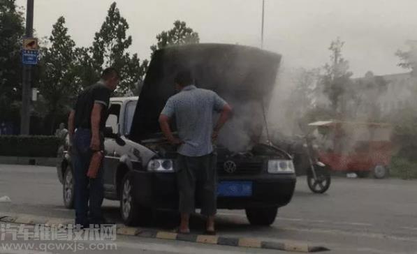 行駛中汽車水溫高該怎么辦？