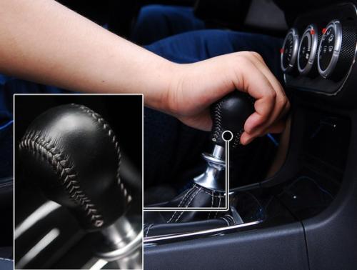 換擋時離合器和油門怎么配合