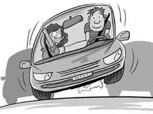 汽車方向跑偏怎么辦