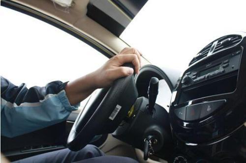 方向盤異響吱吱摩擦音