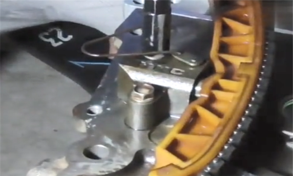 【a6l2.0t凸輪軸鏈條節(jié)數(shù)】圖2