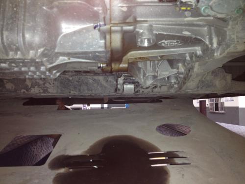 【變速箱漏油是什么原因 變速箱漏油怎么辦】圖1