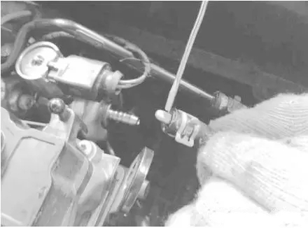 【邁騰車1.8T行駛時(shí)急加速不良，儀表EPC燈亮 故障碼00135 P0087】圖3