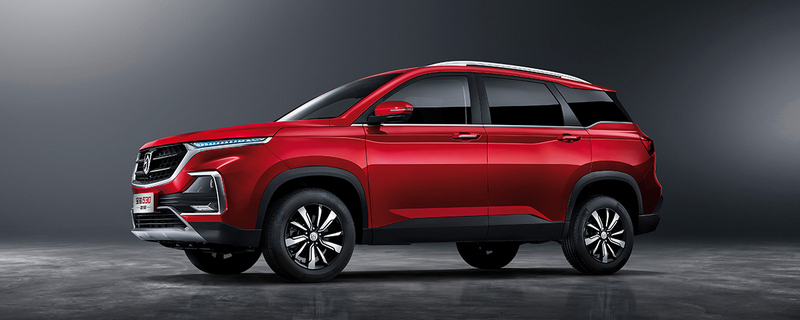 寶駿530怎么用鑰匙關窗