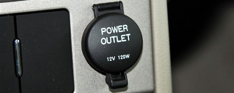 汽車上poweroutlet用途