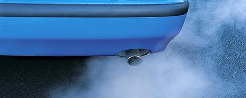 汽車尾氣刺鼻哪里壞了