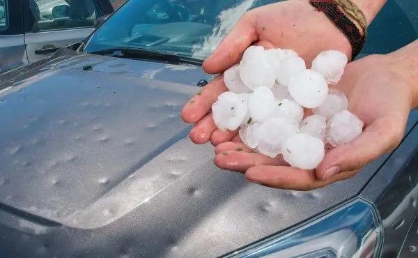 ,冰雹要是砸壞車了,保險(xiǎn)公司能賠付嗎?.jpg ,冰雹要是砸壞車了,保險(xiǎn)公司能賠付嗎?.jpg