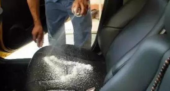 洗車店好幾百的內(nèi)飾精洗，跟我們自己洗的，有什么區(qū)別？