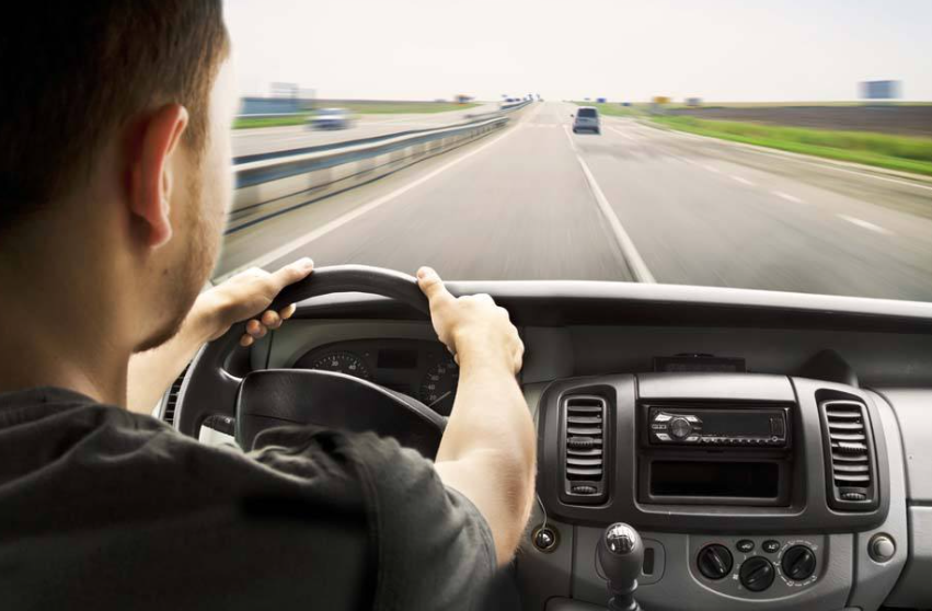 車子長時間停著和每天就開1、2公里,哪種更傷車?