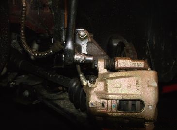 【前盤式制動器的拆卸和檢查步驟及常見故障排除方法】圖2