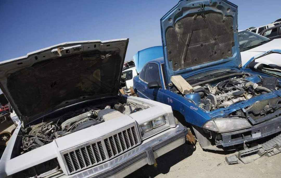 發動機漏油嚴重嗎?發動機這2個地方漏油，不注意就是大修的節奏