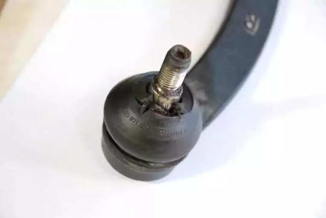 底盤咯吱響是怎么回事?底盤咯吱咯吱響是什么原因 檢查這5個地方準沒錯 底盤咯吱響是怎么回事?底盤咯吱咯吱響是什么原因 檢查這5個地方準沒錯