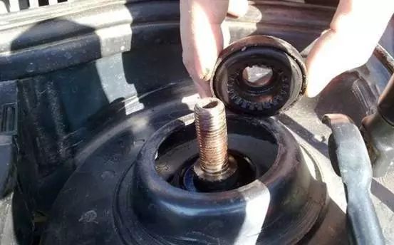 底盤咯吱響是怎么回事?底盤咯吱咯吱響是什么原因 檢查這5個地方準沒錯 底盤咯吱響是怎么回事?底盤咯吱咯吱響是什么原因 檢查這5個地方準沒錯