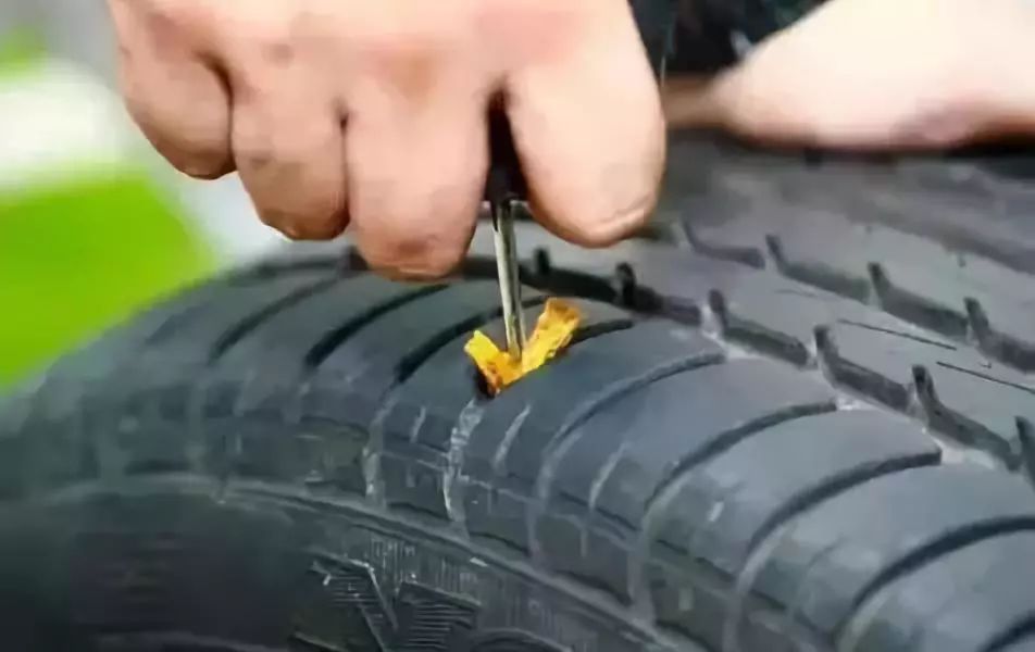 【汽車補(bǔ)胎方法有幾種 汽車補(bǔ)胎方法哪種好】圖2