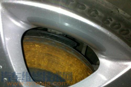 車沒開多久剎車盤生銹正常嗎 剎車盤生銹怎么解決