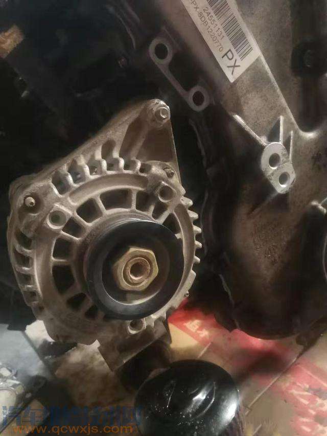 汽車電瓶沒電搭電起動后為什么還熄火 汽車電瓶沒電搭電起動后為什么還熄火