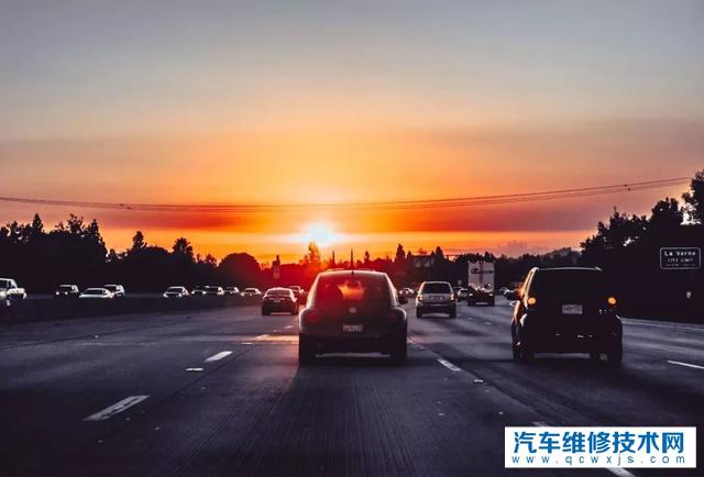 開車多少公里才能算老司機(jī)?老司機(jī)有什么開車技巧? 開車多少公里才能算老司機(jī)?老司機(jī)有什么開車技巧?