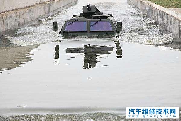 汽車經過涉水道路，中途為什么不得停車和換擋？