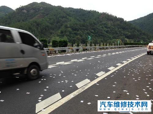 大車壓石頭崩到小車誰的責任,怎么辦? 大車壓石頭崩到小車誰的責任,怎么辦?