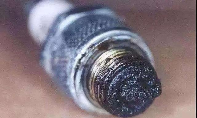 【怎樣判斷發(fā)動(dòng)機(jī)燒機(jī)油了？】圖4