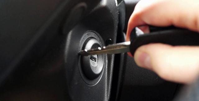 手動擋汽車能推車著火嗎? 手動擋汽車能推車著火嗎?