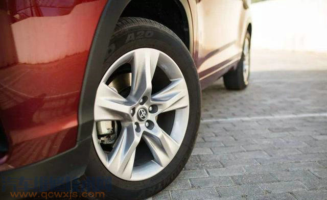 新車的胎壓都比較高嗎?