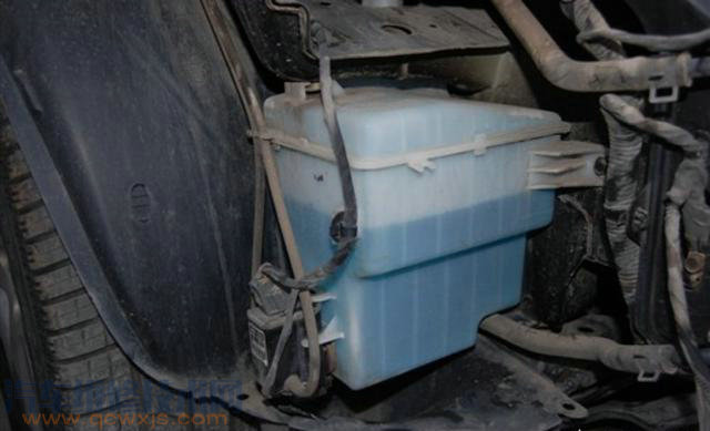 冬天汽車玻璃水被凍住了怎么辦？