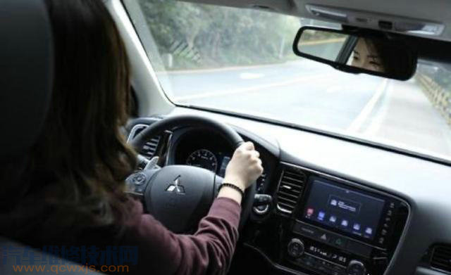 什么是方向盤虛位? 什么是方向盤虛位?