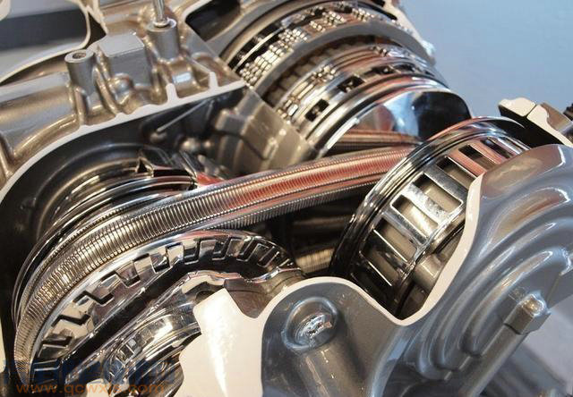 【自動擋變速箱的車為什么不能空擋滑行？】圖2