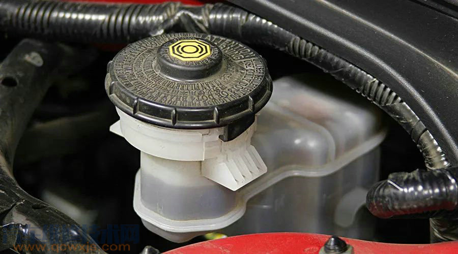 機油乳化、水溫高是什么原因?如何檢查消除故障 機油乳化、水溫高是什么原因?如何檢查消除故障