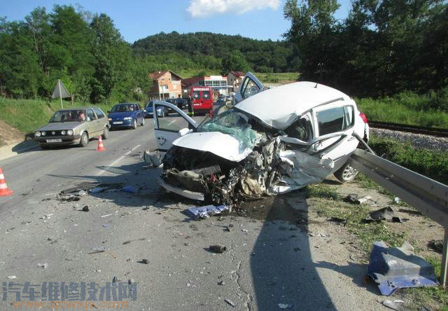 車子保險齊全，正常行駛撞死人，要不要擔刑事責任？