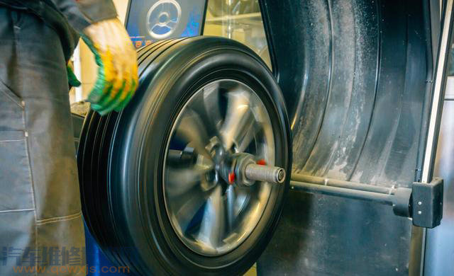 汽車速度60到70方向盤抖動,70以上又不抖怎么回事?