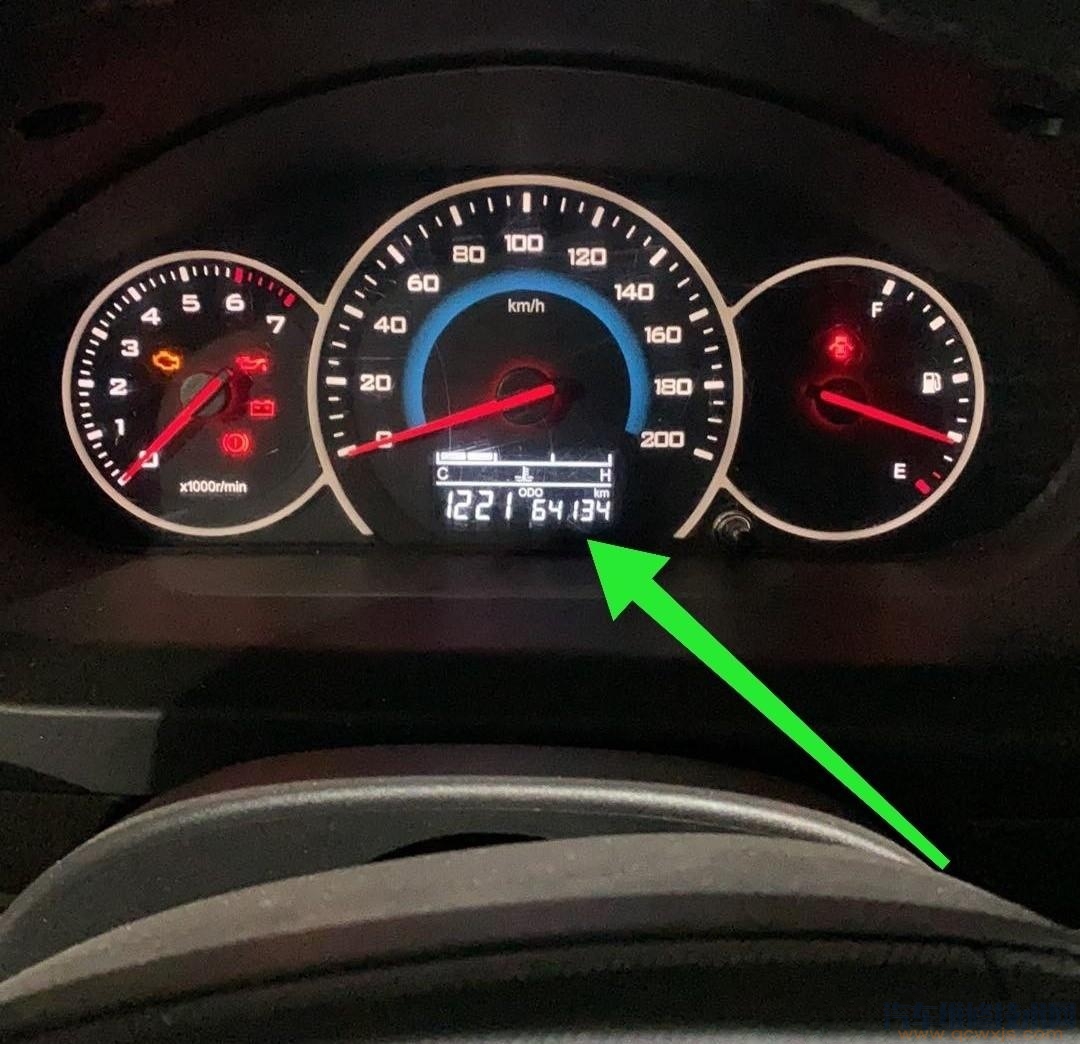 發(fā)動機(jī)啟動困難,踩油門時(shí)有異響怎么回事