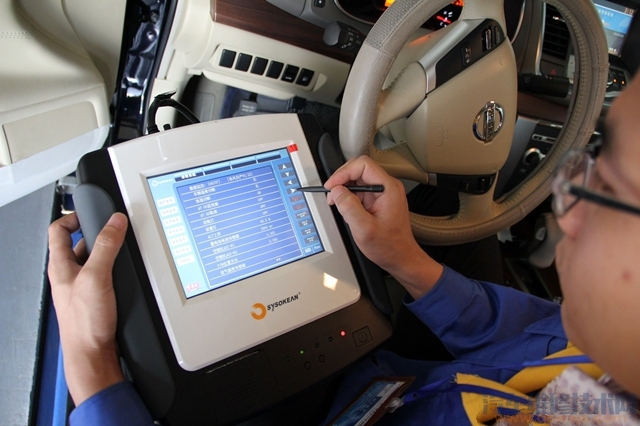 【造成發動機故障燈亮是什么原因？發動機燈亮了還能開嗎？】圖4