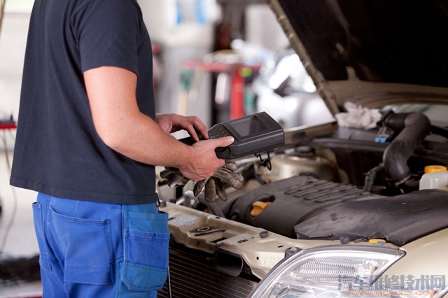 【造成發動機故障燈亮是什么原因？發動機燈亮了還能開嗎？】圖3