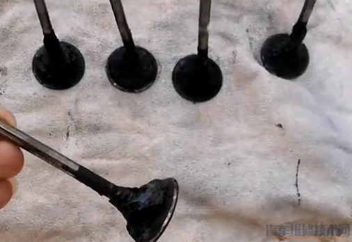 發動機拉缸、頂氣門是什么原因 ？怎么修